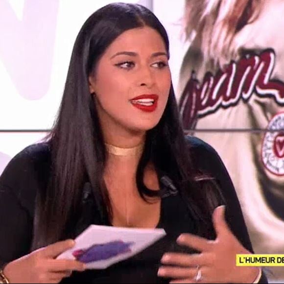Ayem Nour prend la défense de Caroline Receveur dans le "Mad Mag" de NRJ12, mardi 25 octobre 2016