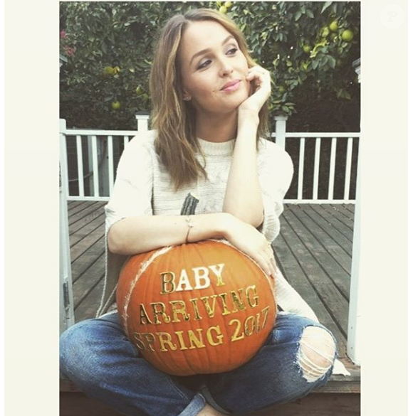Camilla Luddington annonce sa grossesse sur Instagram le 26 octobre 2016.