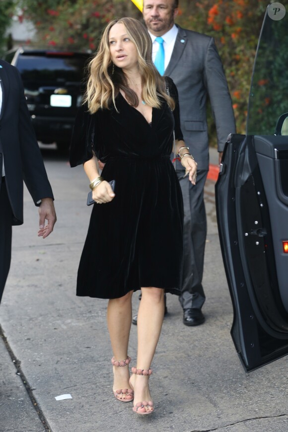 Jennifer Meyer assiste au défilé des finalistes du 2016 CFDA/Vogue Fashion Fund au Chateau Marmont. Los Angeles, le 26 octobre 2016.