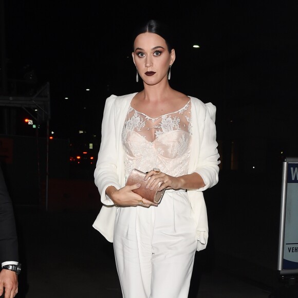 Katy Perry assiste au défilé des finalistes du 2016 CFDA/Vogue Fashion Fund au Chateau Marmont. Los Angeles, le 26 octobre 2016.