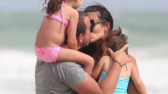 Jade Foret, Arnaud Lagardère et leurs enfants en vacances à Miami, le 25 octobre 2016.