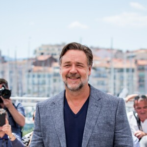 Russell Crowe au Photocall du film "The Nice Guys" lors du 69ème Festival International du Film de Cannes. Le 15 mai 2016 © Borde-Moreau / Bestimage