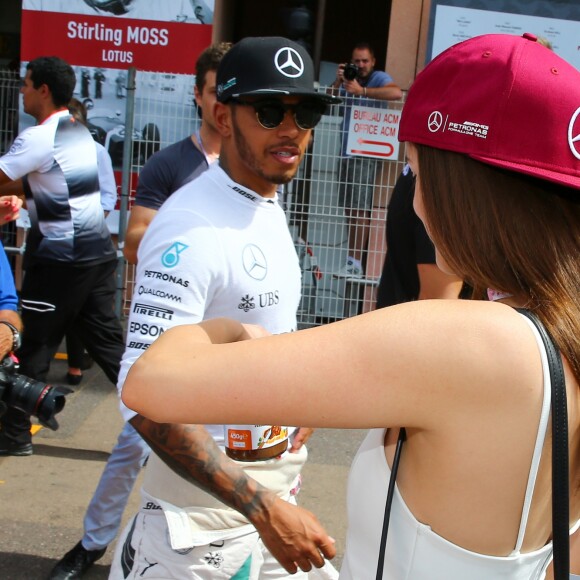 Barbara Palvin et Lewis Hamilton lors du Grand Prix de Formule 1 de Monaco, le 28 mai 2016. © Bruno Bebert/Bestimage