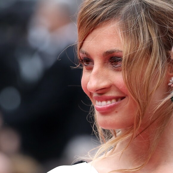 Sveva Alviti - Montée des marches du film "Ma Loute" lors du 69e Festival International du Film de Cannes. Le 13 mai 2016. © Borde-Jacovides-Moreau/Bestimage