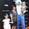 Tiffani Thiessen avec son mari Brady Smith et ses enfants Harper Smith et Holt Smith à la soirée Good+ Foundation's first annual Halloween à Hollywood, le 29 octobre 2016