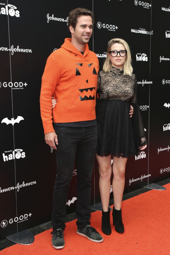 David Walton et sa femme Majandra Delfino à la soirée Good+ Foundation's first annual Halloween à Hollywood, le 29 octobre 2016