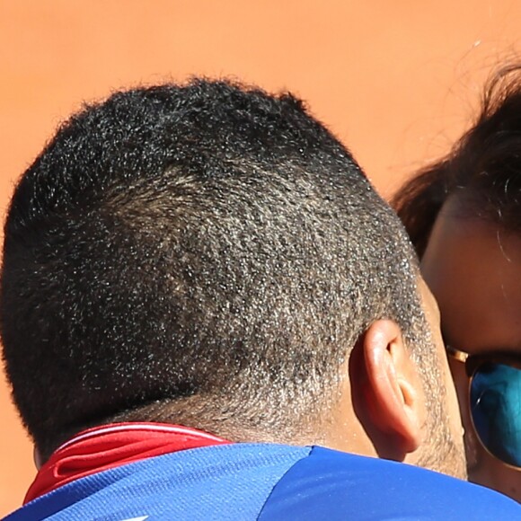 Jo-Wilfried Tsonga et sa compagne Noura El Swekh dans les tribunes de Roland-Garros lors de la Coupe Davis le 12 septembre 2014