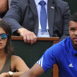 Jo-Wilfried Tsonga and sa compagne Noura El Swekh le 14 septembre 2014 lors de la demi-finale de Coupe Davis entre la France et la République tchèque à Roland-Garros. Le couple attend son premier enfant pour 2017.