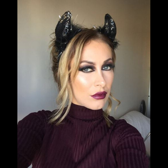 Gaëlle des "Ch'tis" déguisée en diable sexy pour Halloween, 31 octobre 2016, sur Twitter