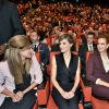 La princesse Dina Mired de Jordanie, la reine Letizia d'Espagne, la princesse Lalla Salma du Maroc et le président de la République François Hollande lors de l'ouverture du Congrès Mondial contre le Cancer au Palais des Congrès à Paris, le 31 octobre 2016.