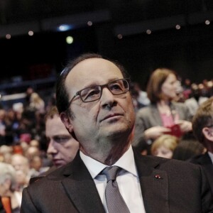 La reine Letizia d'Espagne, la princesse Lalla Salma du Maroc, le président de la République François Hollande et la ministre Marisol Touraine lors de l'ouverture du Congrès Mondial contre le Cancer au Palais des Congrès à Paris, le 31 octobre 2016.