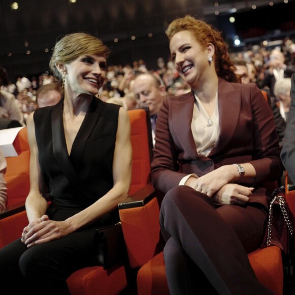 La reine Letizia d'Espagne, la princesse Lalla Salma du Maroc et le président de la République François Hollande lors de l'ouverture du Congrès Mondial contre le Cancer au Palais des Congrès à Paris, le 31 octobre 2016.