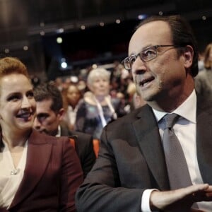 La reine Letizia d'Espagne, la princesse Lalla Salma du Maroc et le président de la République François Hollande lors de l'ouverture du Congrès Mondial contre le Cancer au Palais des Congrès à Paris, le 31 octobre 2016.