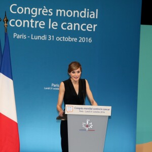 La reine Letizia d'Espagne a prononcé un discours appelant à donner les moyens nécessaires à la recherche scientifique lors de l'ouverture du Congrès Mondial contre le Cancer au Palais des Congrès à Paris, le 31 octobre 2016. © Dominique Jacovides/Bestimage