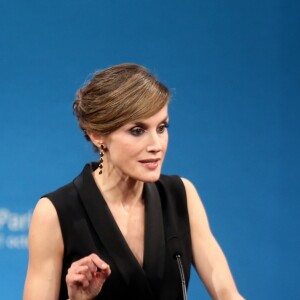 La reine Letizia d'Espagne a prononcé un discours appelant à donner les moyens nécessaires à la recherche scientifique lors de l'ouverture du Congrès Mondial contre le Cancer au Palais des Congrès à Paris, le 31 octobre 2016. © Dominique Jacovides/Bestimage