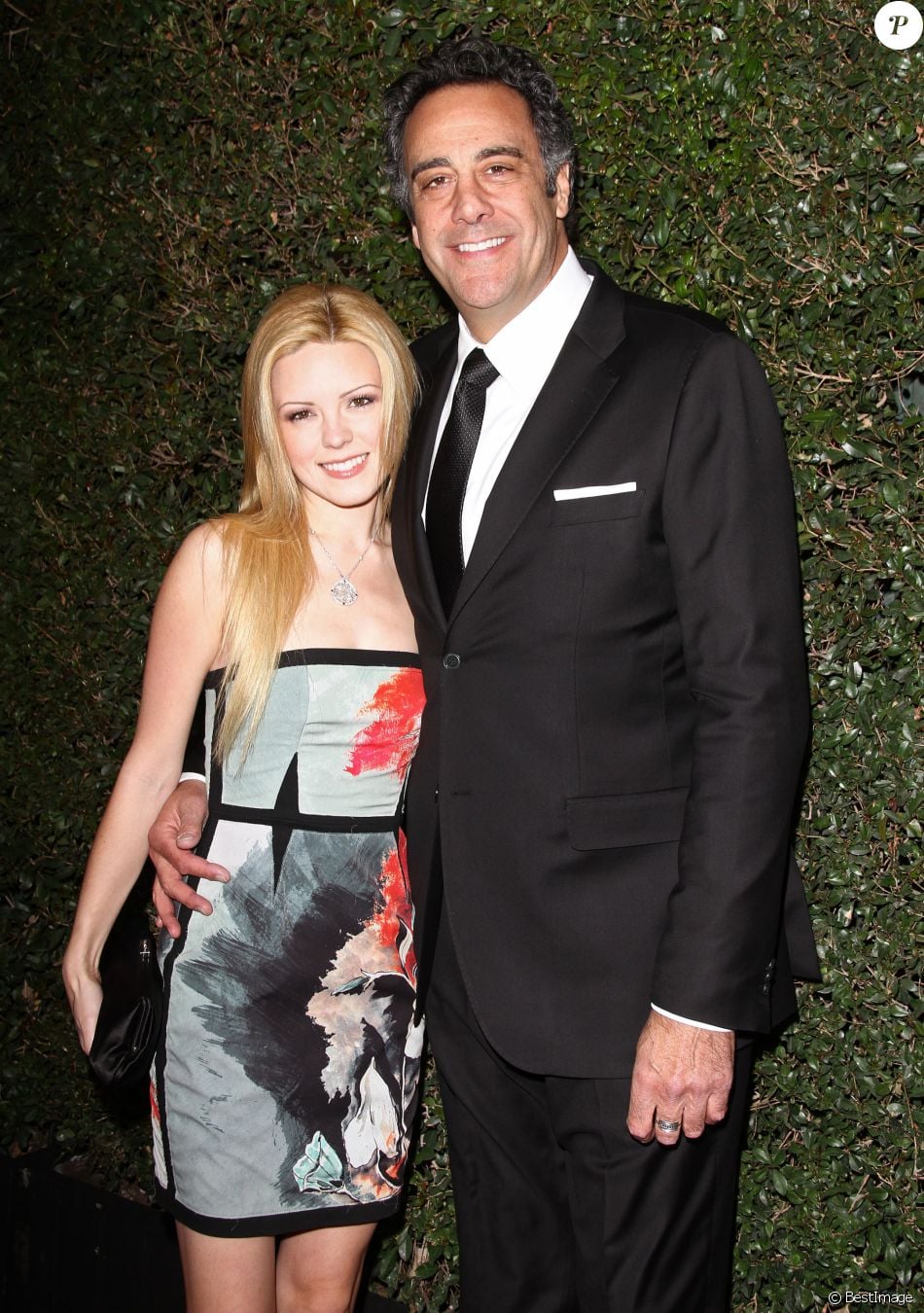 IsaBeall Quella et Brad Garrett assistent à la cérémonie des Writers