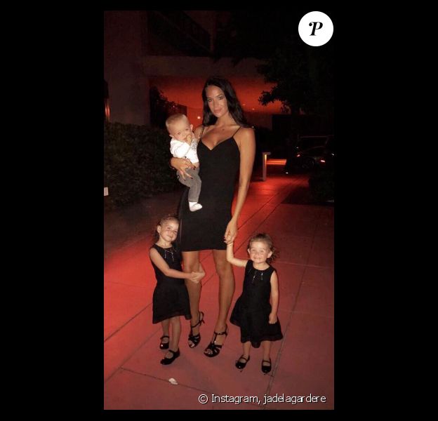 Jade Foret dîne chez Mr. Chow avec ses trois enfants et son mari Arnaud Lagardère. Photo publiée sur Instagram, le 2 novembre 2016