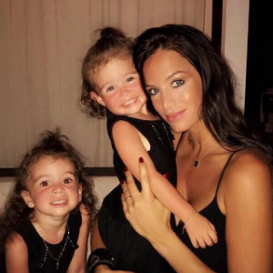 Jade Foret dîne chez Mr. Chow avec ses trois enfants et son mari Arnaud Lagardère. Photo publiée sur Instagram, le 2 novembre 2016