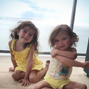 Jade Foret en vacances à Miami avec ses trois enfants et son mari Arnaud Lagardère. Photo publiée sur Instagram le 1er novembre 2016