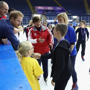 Le prince Harry à Nottingham le 26 octobre 2016 pour soutenir le programme Coach Core à la patinoire nationale de Londres. Il aurait ensuite sauté dans un avion à destination de Toronto pour retrouver sa petite amie supposée, l'actrice Meghan Markle.