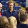 Le prince Harry à Nottingham le 26 octobre 2016 pour soutenir le programme Coach Core à la patinoire nationale de Londres. Il aurait ensuite sauté dans un avion à destination de Toronto pour retrouver sa petite amie supposée, l'actrice Meghan Markle.