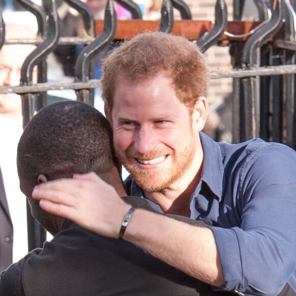 Le prince Harry à Nottingham le 26 octobre 2016 pour soutenir le programme Coach Core à la patinoire nationale de Londres. Il aurait ensuite sauté dans un avion à destination de Toronto pour retrouver sa petite amie supposée, l'actrice Meghan Markle.