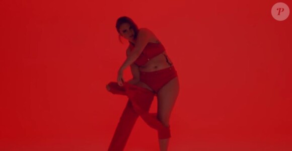Lena Dunham dans sa vidéo parodique pour le site de Funny or Die. Novembre 2016
