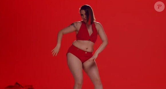 Lena Dunham dans sa vidéo parodique pour Funny or Die. Novembre 2016