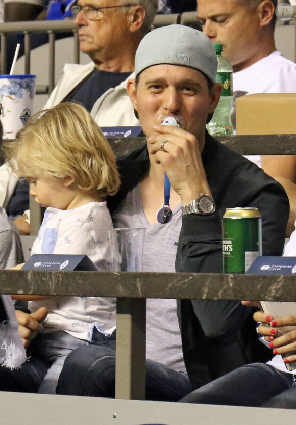 Exclusif - Michael Bublé est allé voir un match de football de l'équipe des Whitecaps avec son fils Noah à Vancouver. Le 26 août 2015 © CPA / Bestimage