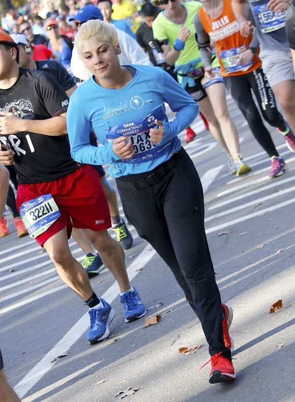 La chanteuse américaine Jax pendant le marathon de New York, le 6 novembre 2016.
