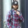 Jared Leto se promène dans les rues de New York, le 27 juillet 2016 Actor Jared Leto was spotted out and about in New York City, New York on July 27, 2016. He wore a plaid shirt and black hat while he was out.27/07/2016 - New York