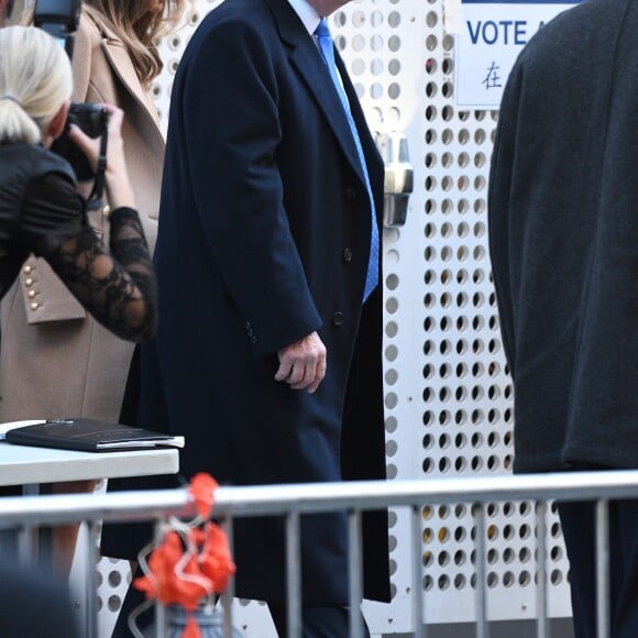 Le candidat à la présidentielle républicaine, Donald Trump, et sa femme, Melania Trump, sont allés voter le jour de l'élection présidentielle au PS 59 à New York City, New York, Etats-Unis, le 8 novembre 2016.