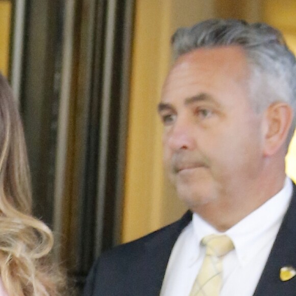 Exclusif - Melania Trump, la femme de Donald Trump, sortant avec une amie du Mark Hotel à New York, le 11 octobre 2016.