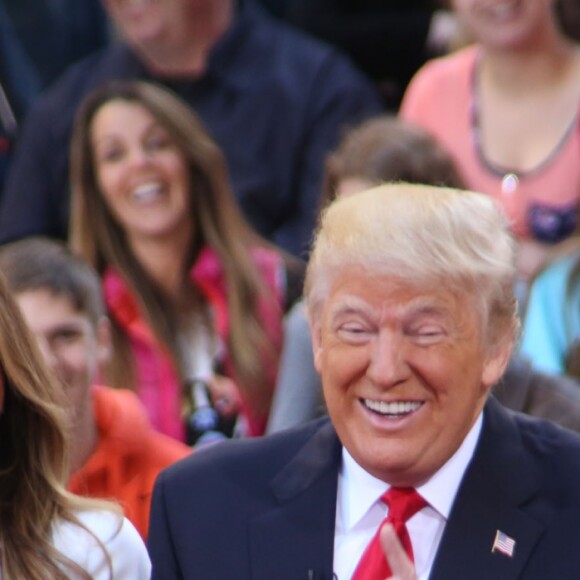 Donald Trump et sa femme Melania Trump - Donald Trump, candidat aux primaires du Parti républicain pour l'élection présidentielle de 2016, participe en famille à l'émission "Today" à la Trump Town Hall, Rockefeller Plaza à New York, le 21 avril 2016.