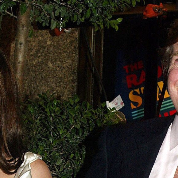 Melania Knauss et Donald Trump à la soirée VH1 Vogue Fashion Awards 2002 à New York