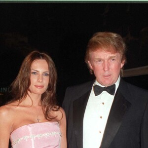 Donald Trump et Melania Knauss au Bal de la Croix Rouge à Monaco en août 1999