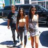 Kim et Kourtney Kardashian en pleine séance de shopping à Miami Le 16 septembre 2016