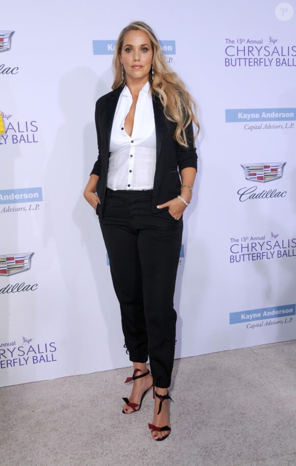 Elizabeth Berkley au 15th Annual Chrysalis Butterfly Ball à Los Angeles Le 11 juin 2016