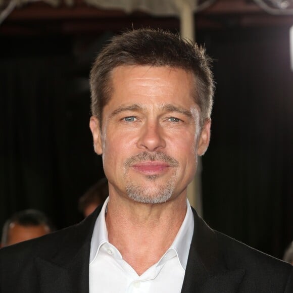 Brad Pitt lors de la première du film "Alliés" au Regency Village Theatre à Westwood, le 9 novembre 2016. © CPA/Bestimage