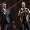 Nikos Aliagas et M. Pokora aux NRJ Music Awards 2016, le 12 novembre à Cannes.