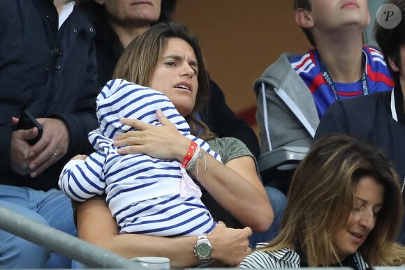 Amélie Mauresmo et son fils Aaron lors du match du quart de finale de l'UEFA Euro 2016 France-Islande au Stade de France à Saint-Denis, France le 3 juillet 2016. © Cyril Moreau/Bestimage