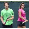 Andy Murray et son entraîneuse Amélie Mauresmo, enceinte, lors de l'entraînement au tournoi de tennis de Wimbledon à Londres le 7 juillet 2015.