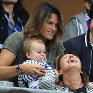 Amélie Mauresmo et son fils Aaron lors du match du quart de finale de l'UEFA Euro 2016 France-Islande au Stade de France à Saint-Denis, France le 3 juillet 2016. © Cyril Moreau/Bestimage