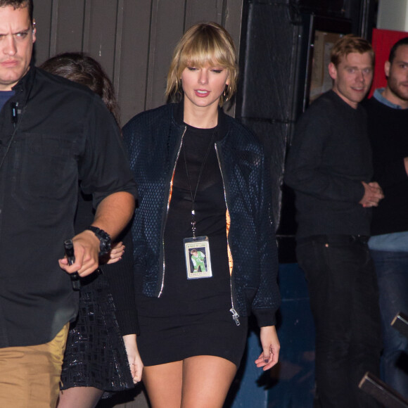 Taylor Swift, Lily Donadlson, Cara Delevingne, Suki Waterhouse et Martha Hunt se rendent au concert de Kings of Leon au "(Le) Poisson Rouge" à New York City, New York, Etats-Unis, le 12 octobre 2016.