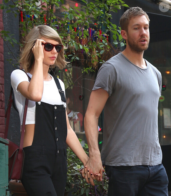 Taylor Swift et son petit-ami Calvin Harris sortent d'un restaurant à New York, le 28 mai 2015.