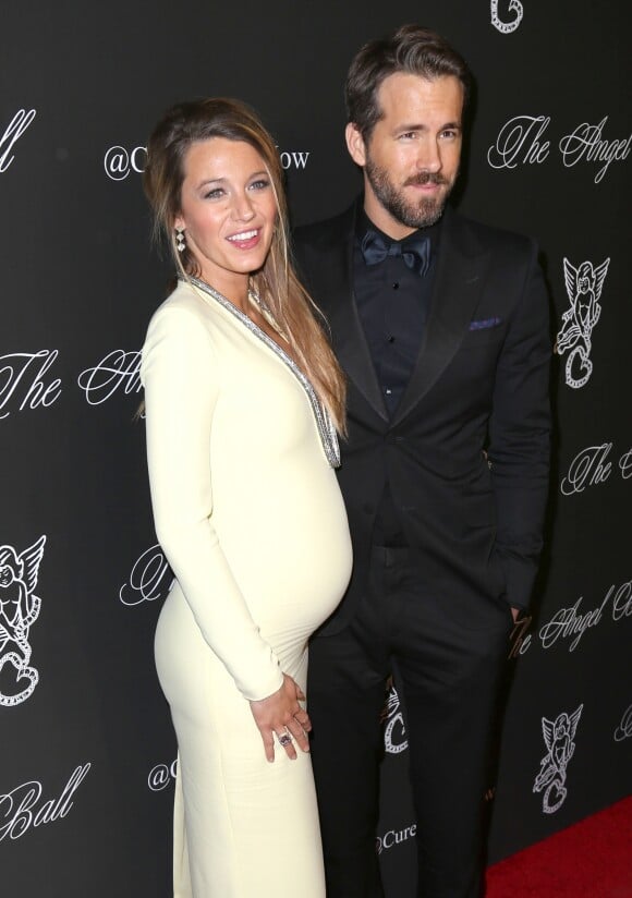 Blake Lively (enceinte) et son mari Ryan Reynolds lors du "Angel Ball 2014" à New York, le 20 octobre 2014.