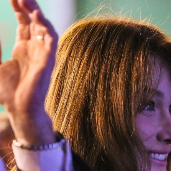 Carla Bruni-Sarkozy au meeting de son mari Nicolas Sarkozy pour les présidentielles 2017 à Saint-Maur-des-Fossés le 14 novembre 2016.