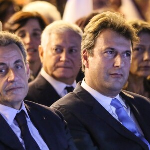 Carla Bruni-Sarkozy au meeting de son mari Nicolas Sarkozy pour les présidentielles 2017 à Saint-Maur-des-Fossés le 14 novembre 2016.