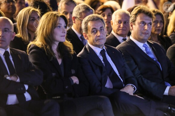 Carla Bruni-Sarkozy au meeting de son mari Nicolas Sarkozy pour les présidentielles 2017 à Saint-Maur-des-Fossés le 14 novembre 2016.