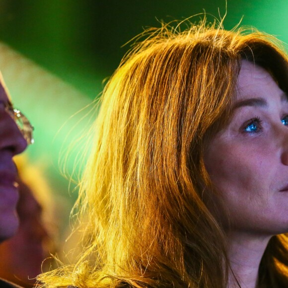 Carla Bruni-Sarkozy au meeting de son mari Nicolas Sarkozy pour les présidentielles 2017 à Saint-Maur-des-Fossés le 14 novembre 2016.